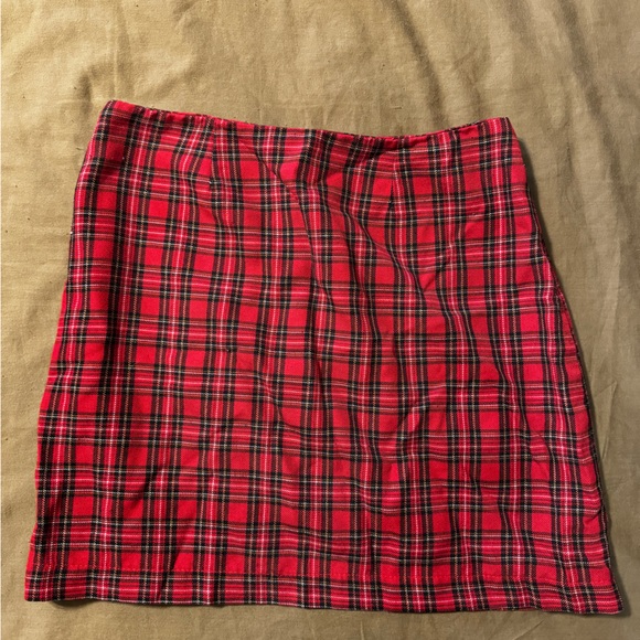 Plaid le chateau mini skirt 🌺 - Picture 2 of 3